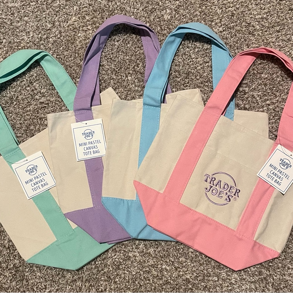 [BRAND NEW] Viral Trader Joe’s Pastel Canvas Tote Bag Set